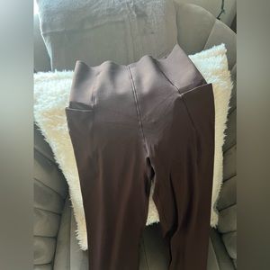 Offline by Aerie Real Me Hi-rise Leggings in Relic Brown, 7/8 length, Size Xs